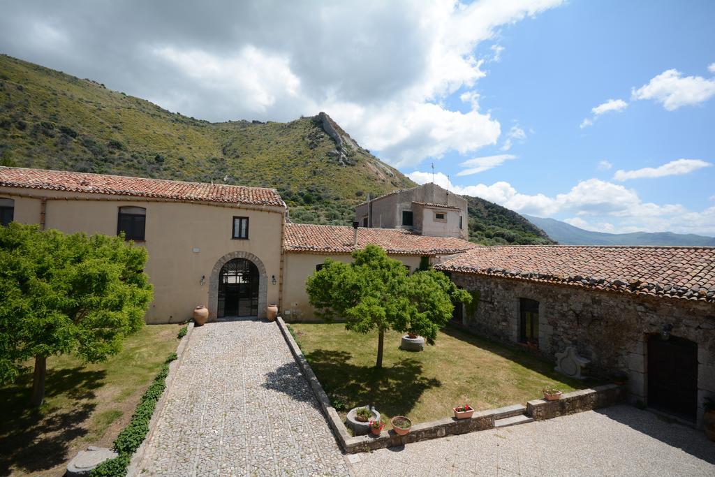 La Ferula Bed & Breakfast Scillato  Exterior photo