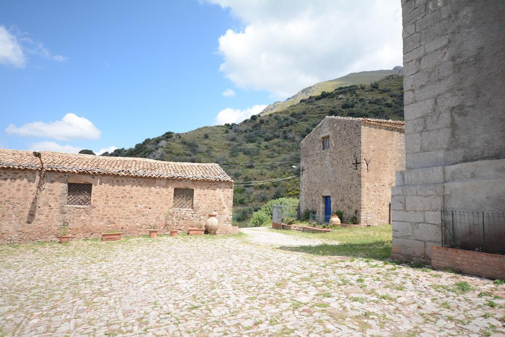 La Ferula Bed & Breakfast Scillato  Exterior photo