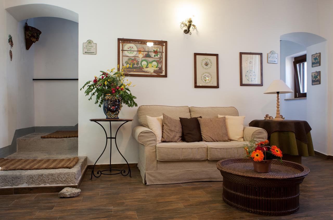 La Ferula Bed & Breakfast Scillato  Exterior photo